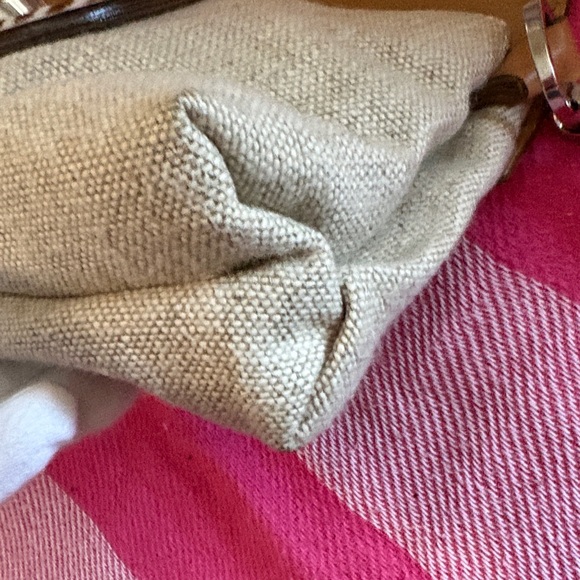 Tod's Tan and Cream Crossbody Bag - Picture 11 of 16